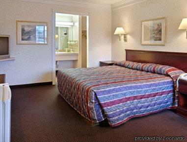 Days Inn & Suites Big Spring Bilik gambar